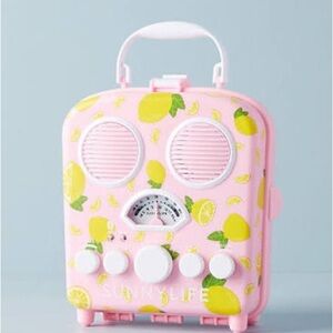 Portable Retro Radio